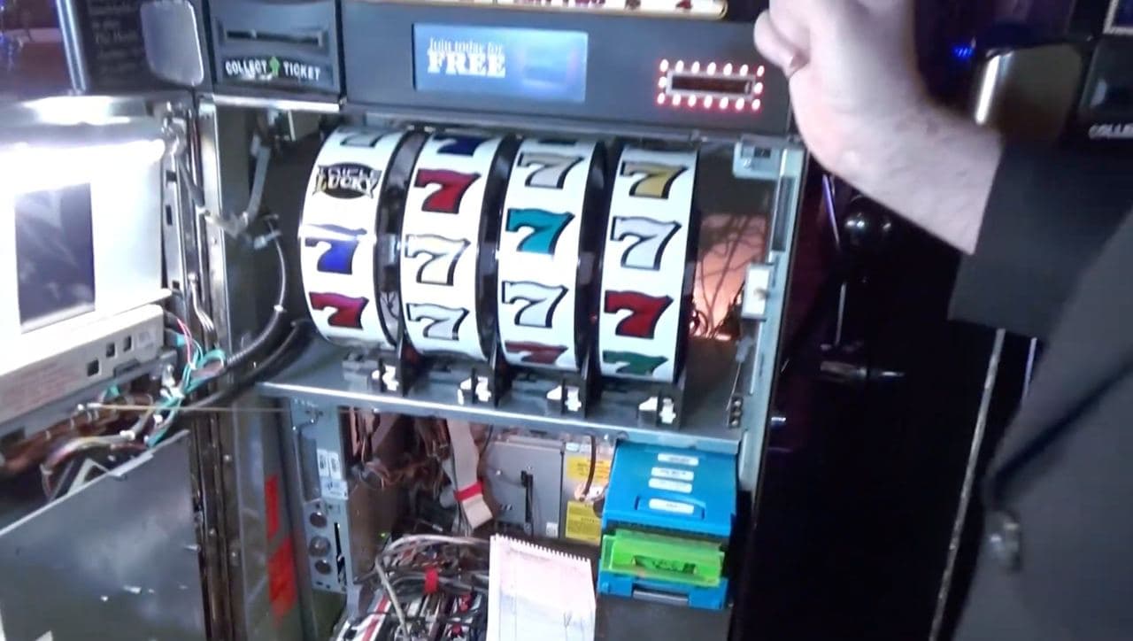 Игровой автомат взлом как сделать игровой автомат из лего 777